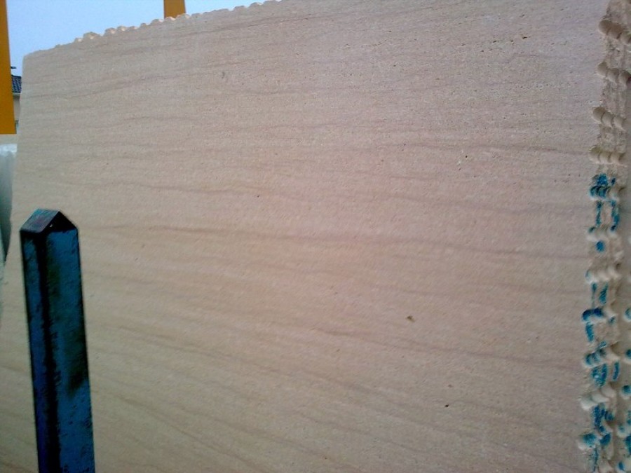 Detalle lumaquela amarilla