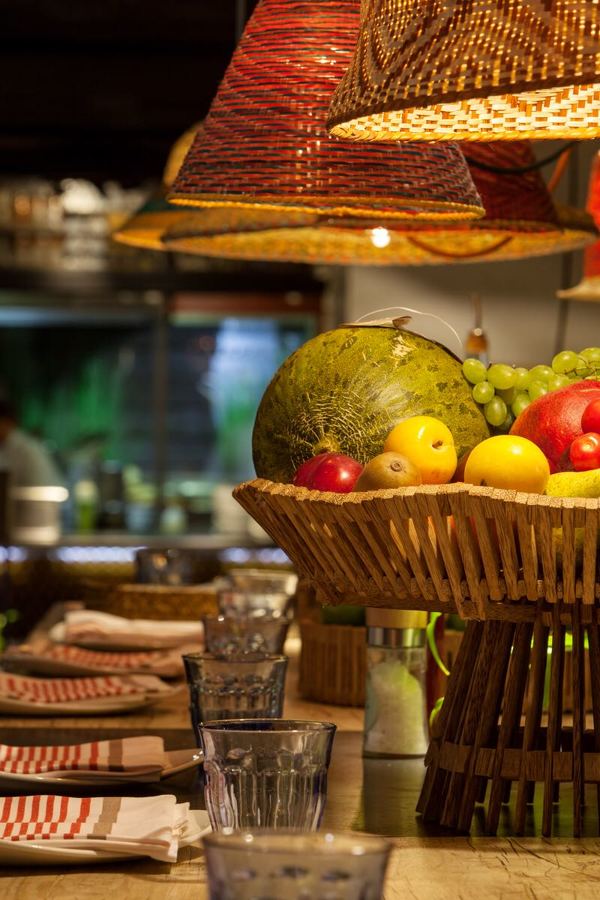 detalle luminarias y atrezzo