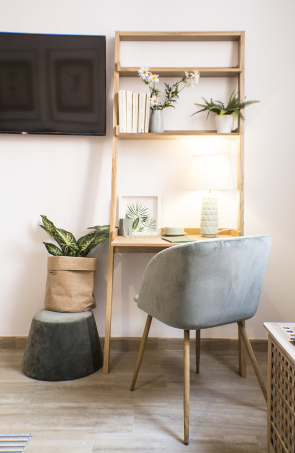 Detalle mueble escritorio en salón