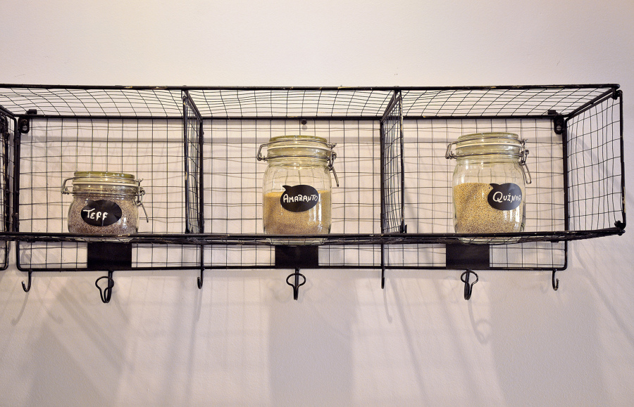 detalle mueble pared despensa retro