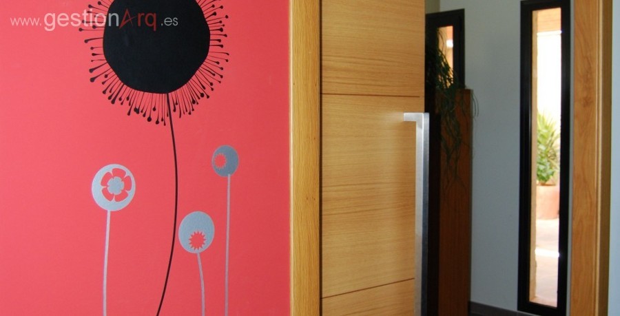 Detalle puerta corredera accesos cocina-salón