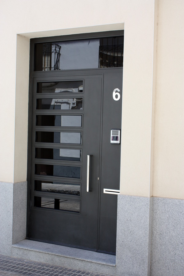 DETALLE PUERTA DE ACCESO