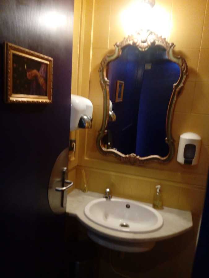 Detalle puerta esmalte y decoración