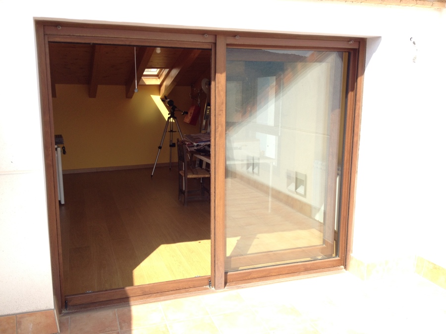 Detalle puerta oscilo-paralela