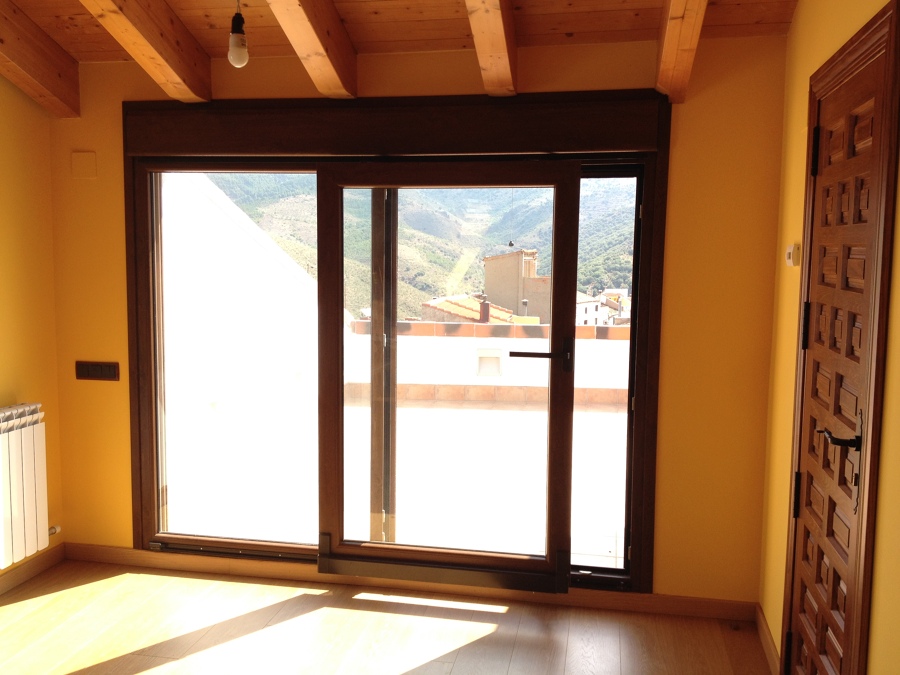 Detalle puerta oscilo-paralela (apertura)