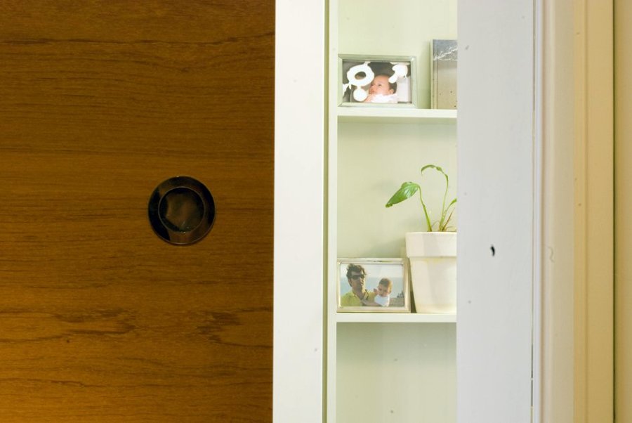 Detalle puerta pivotante