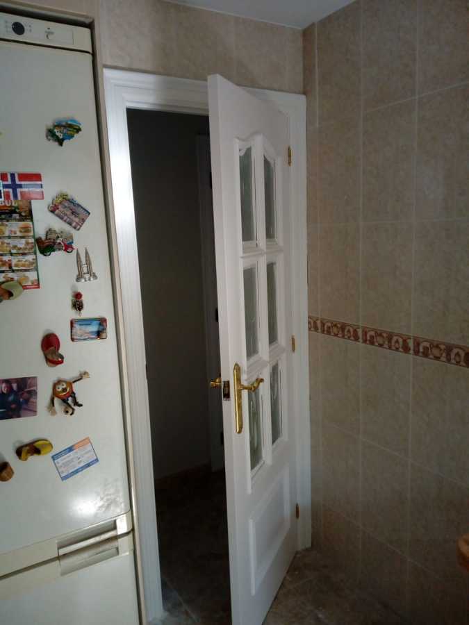 Detalle puertas lacadas y marcos esmaltados