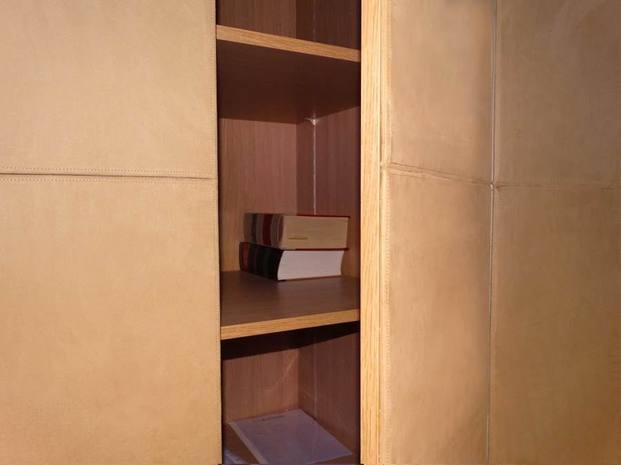 Detalle puertas tapizadas