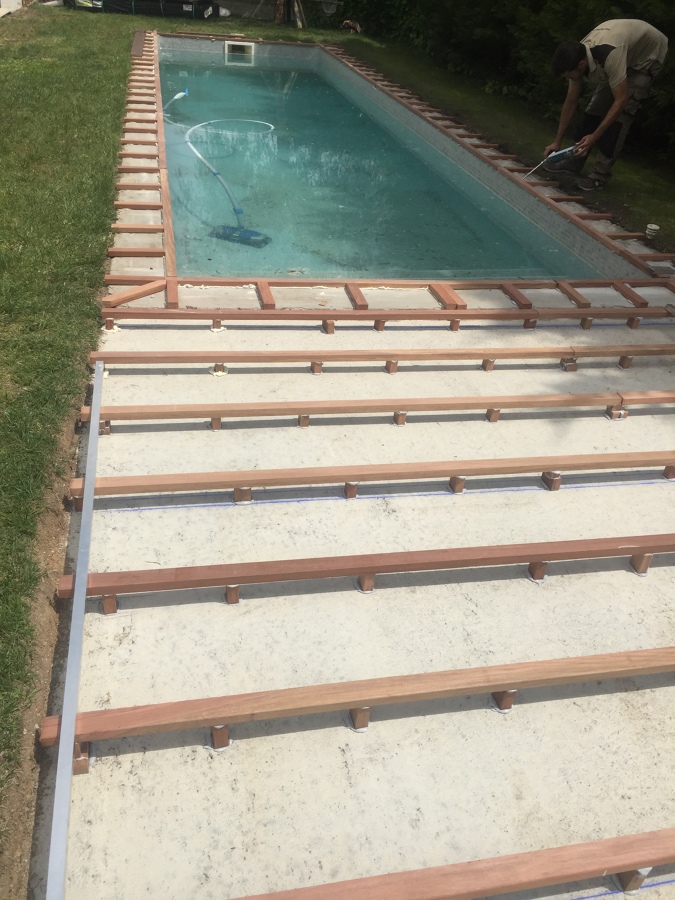 DETALLE RASTRELES MADERA TROPICAL