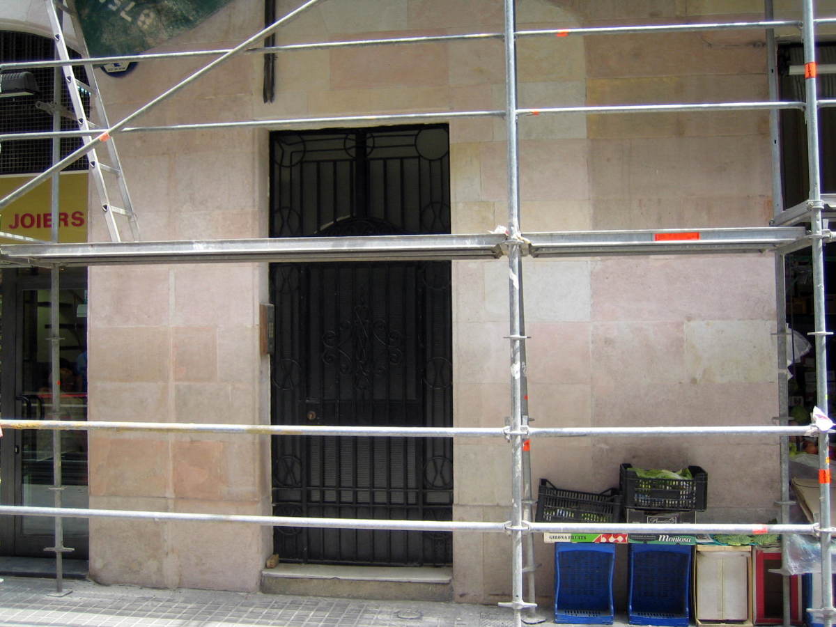 Detalle recuperación piedra montjuic