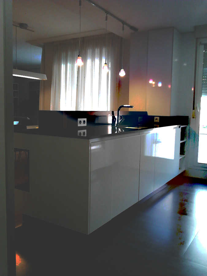 Detalle separador encimera barra