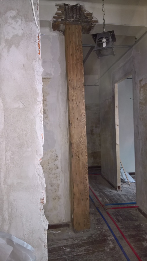 Detalle viga y pilar de madera