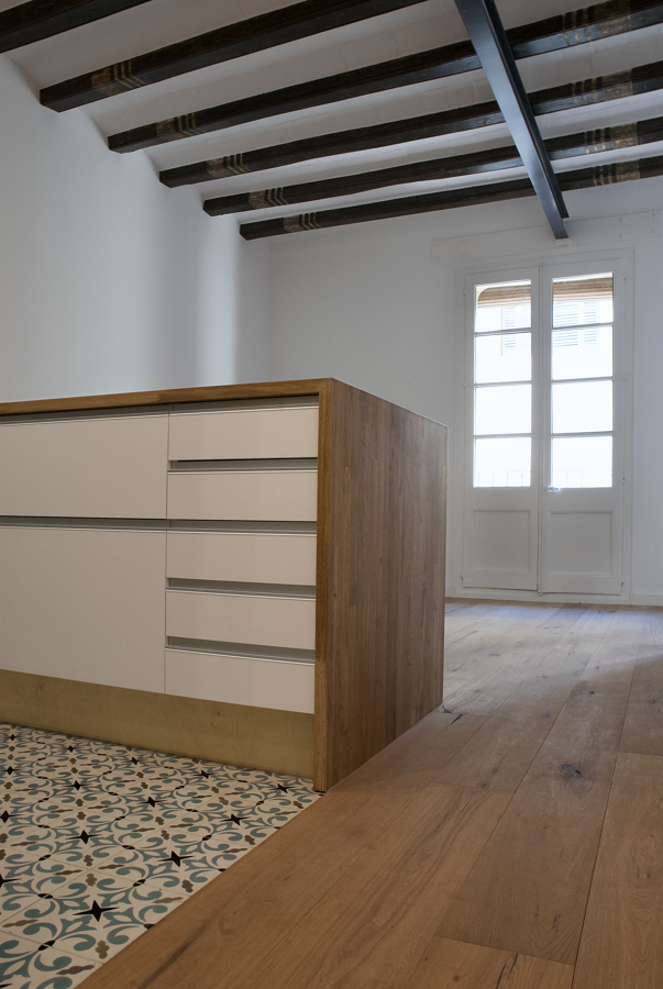 detalles de la transición entre cocina y salón/comedor