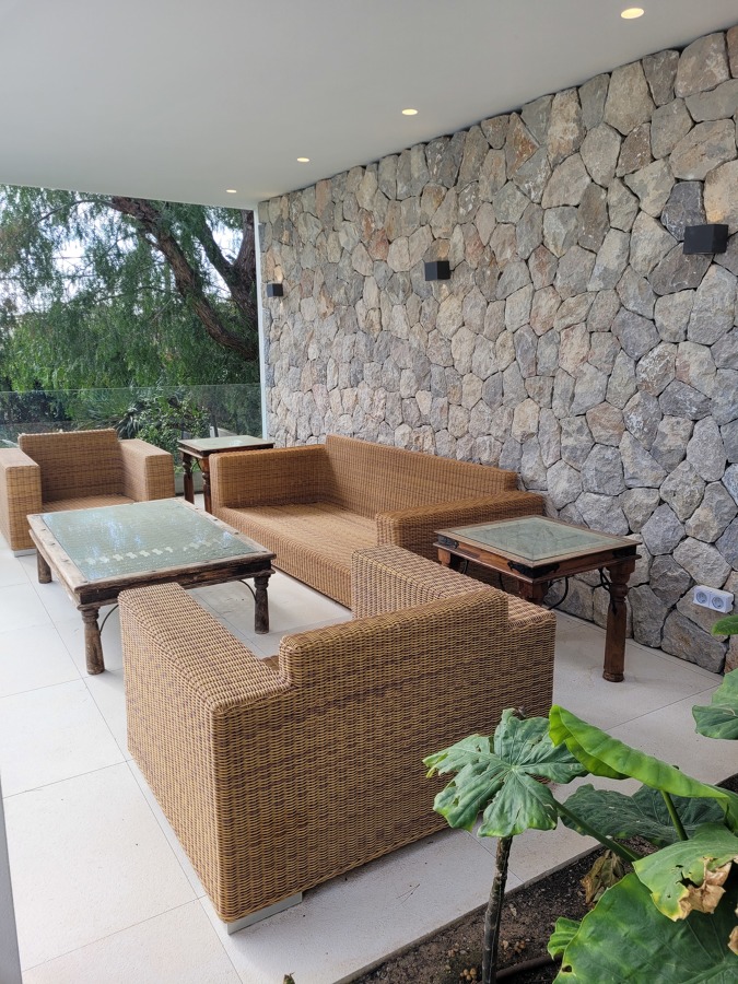 DETALLES PORCHE PISCINA