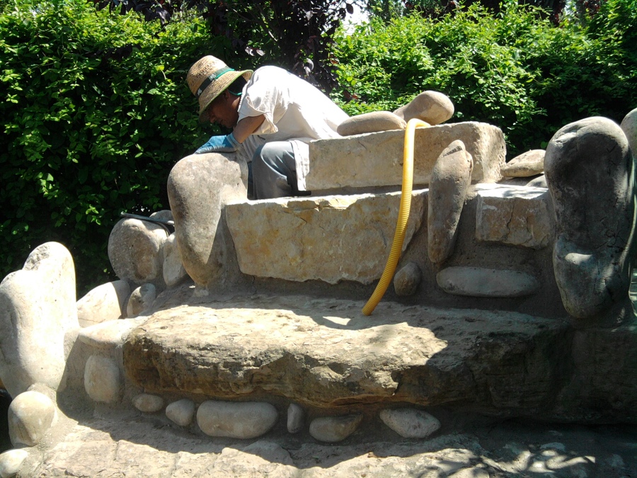 Diseño de estanque con cascada