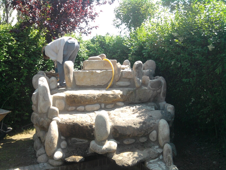 Diseño de estanque con cascada