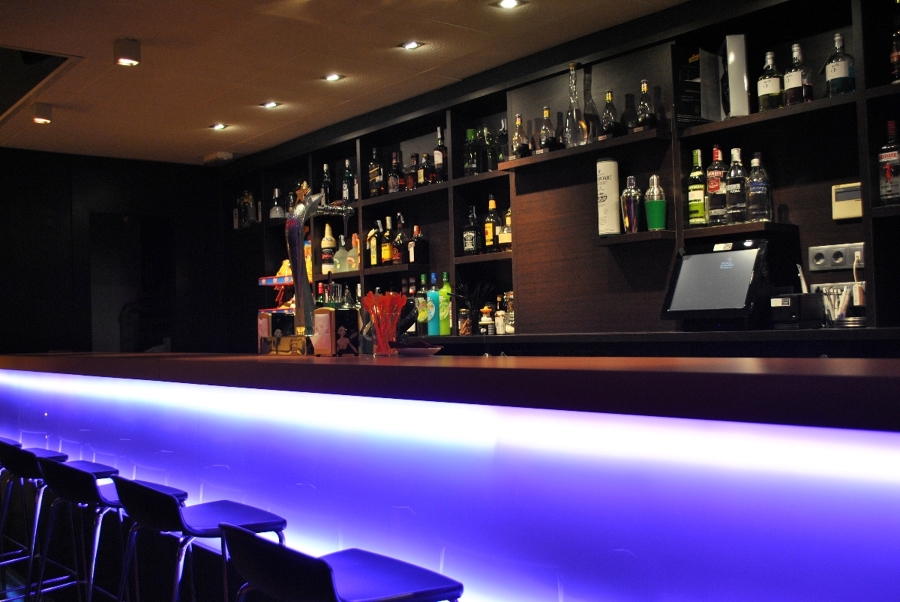 Diseño del mueble de tras barra en función del producto