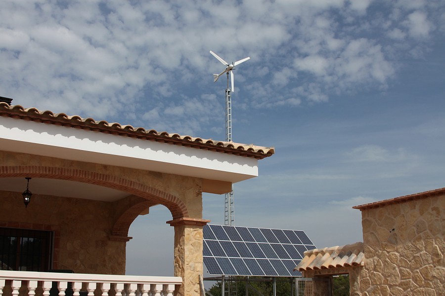 Diseño Hibrido Eolico-Solar