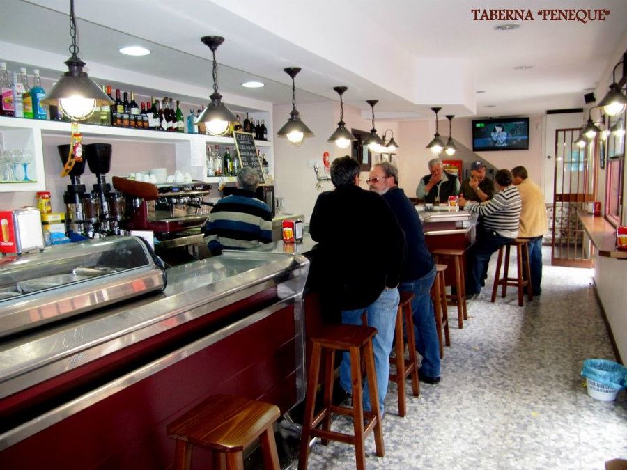 Diseño y construcción de reforma de bar con cocina