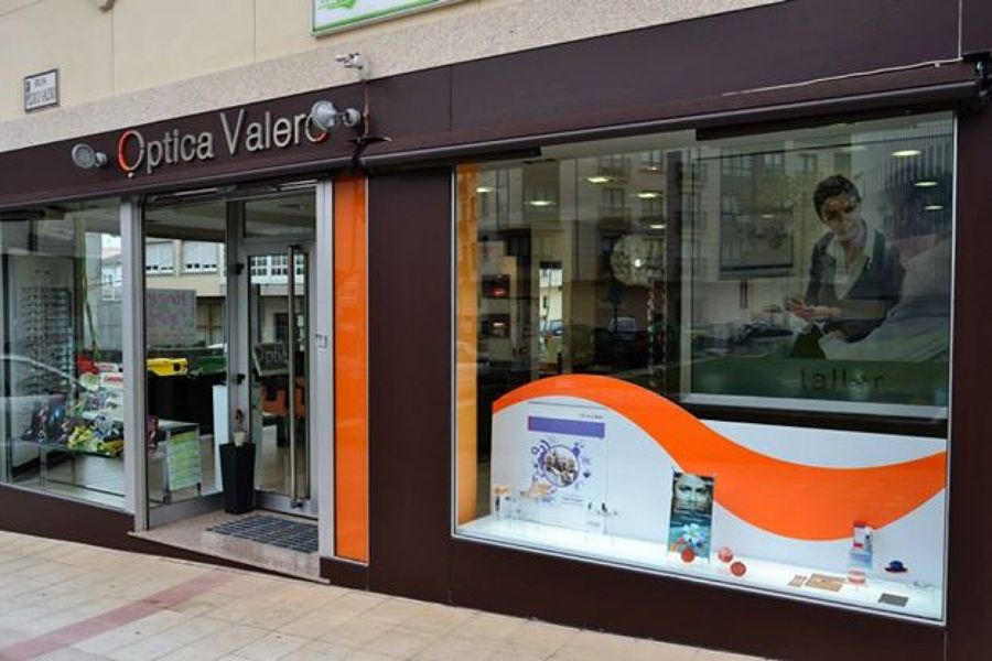 Diseño y obra de local comercial para Óptica