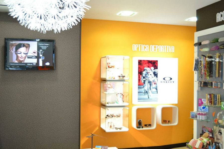 Diseño y obra de local comercial para Óptica
