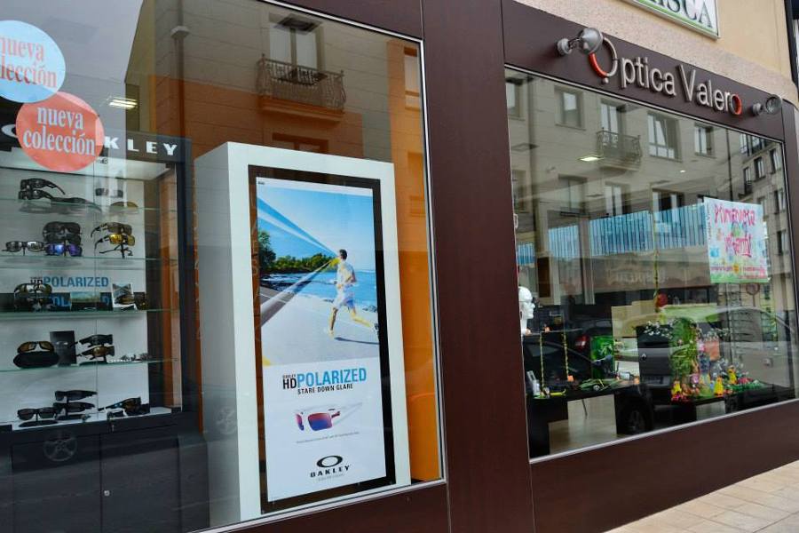 Diseño y obra de local comercial para Óptica