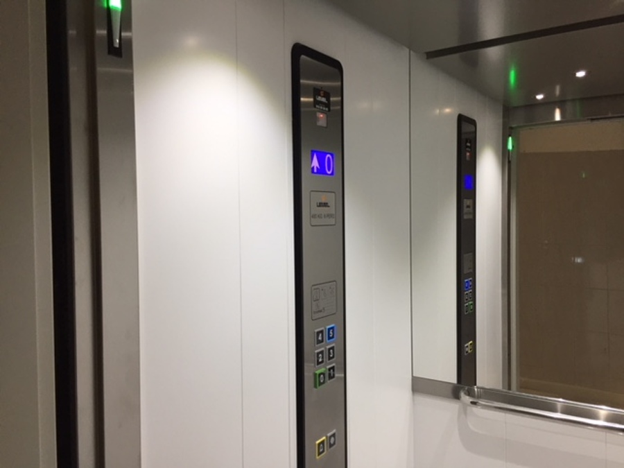 DISPLAY Y PULSADORES COLOR AZUL