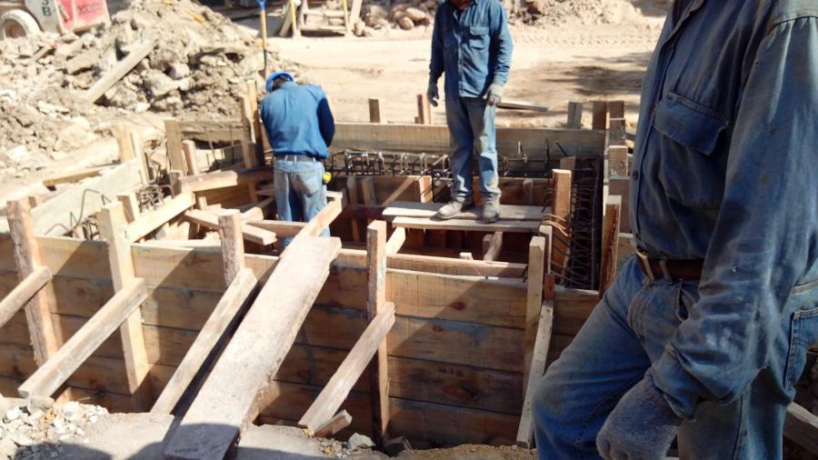 Disposición de encofrado y armado de varilla