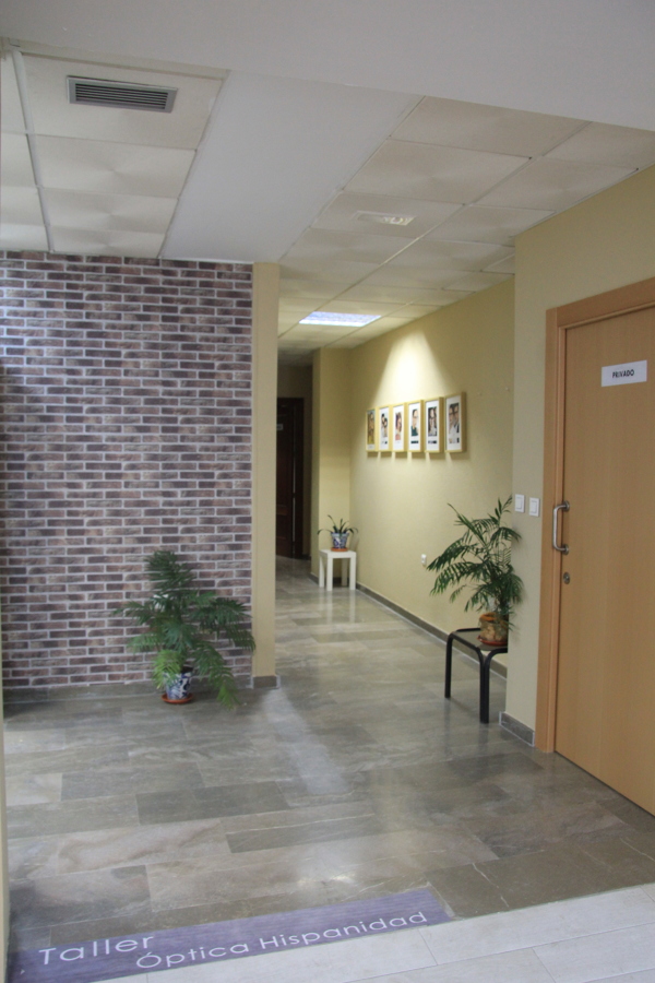 Distribuidor de gabinetes y taller