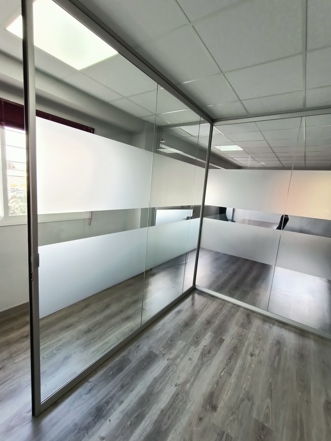 División vidrio suelo-techo