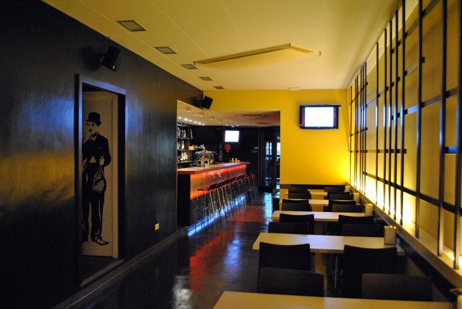 Divisorias creando diferentes espacios