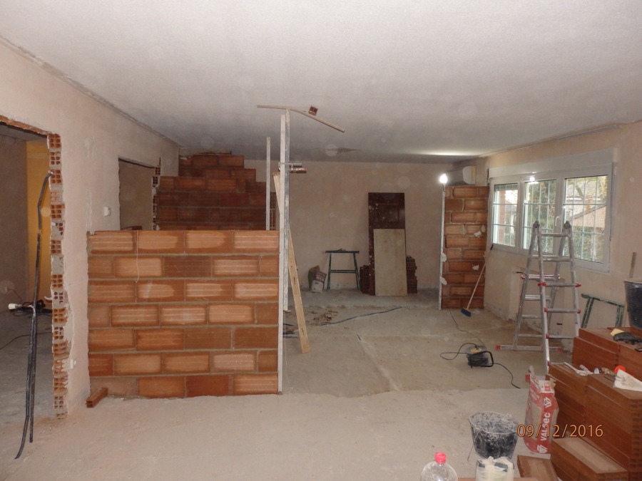 Dorm principal con baño y vestidor. Planta baja