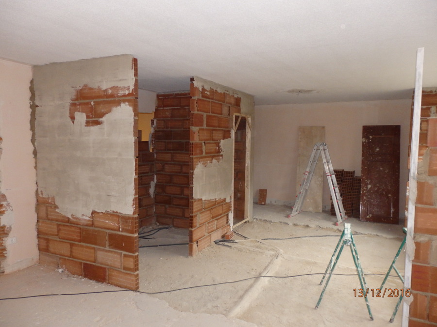 Dorm principal con baño y vestidor. Planta baja