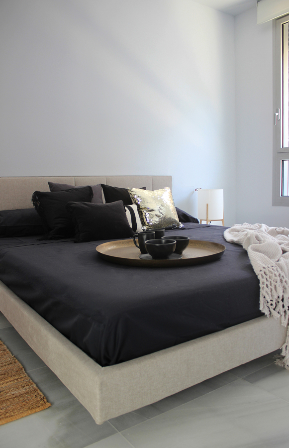 Dormitorio Blanco y Negro Son Quint