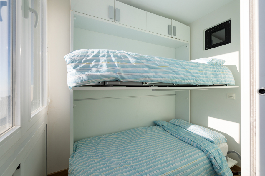 Dormitorio con literas