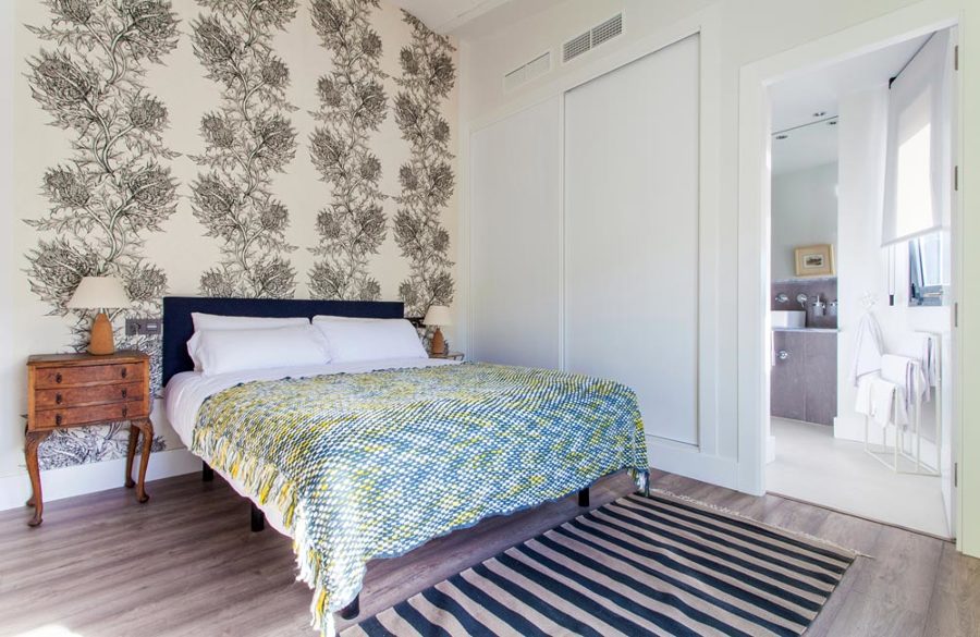 Dormitorio de matrimonio con baño