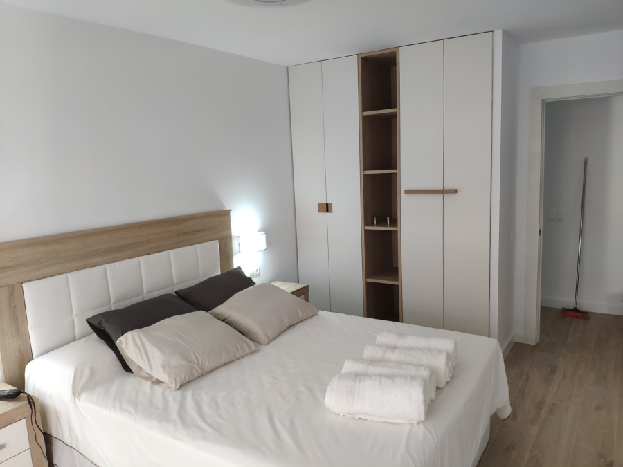 Dormitorio nuevo con armario emportado