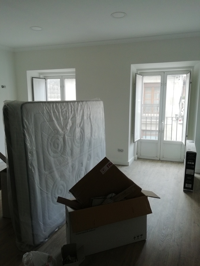 Dormitorio principal antes de la limpieza