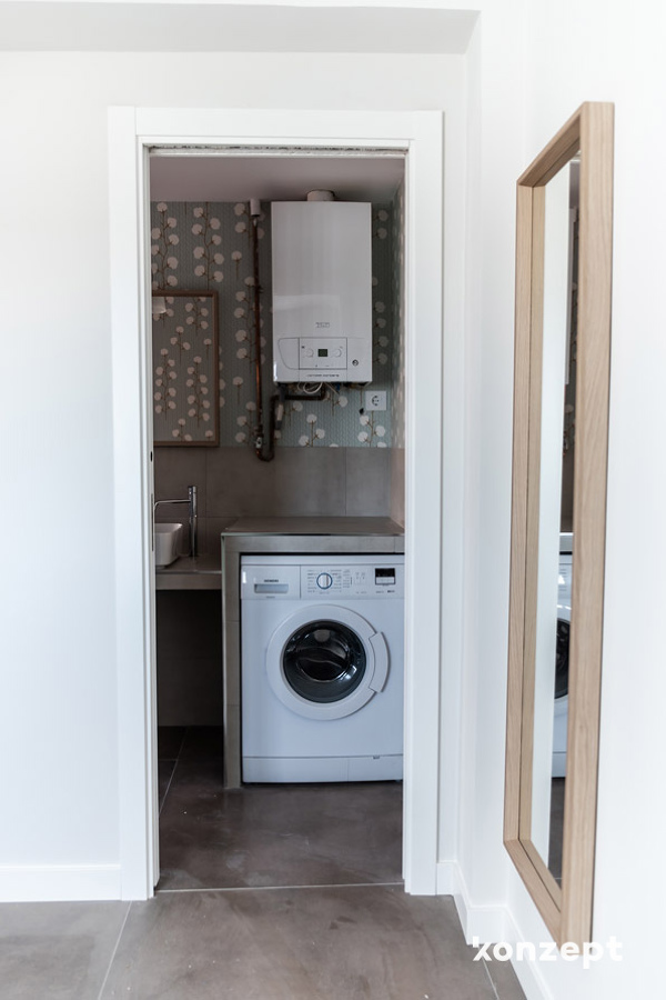 Dormitorio principal y baño