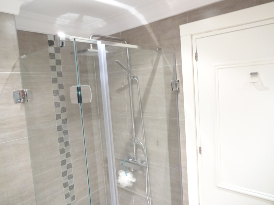 Ducha aprovechando hueco perdido. 