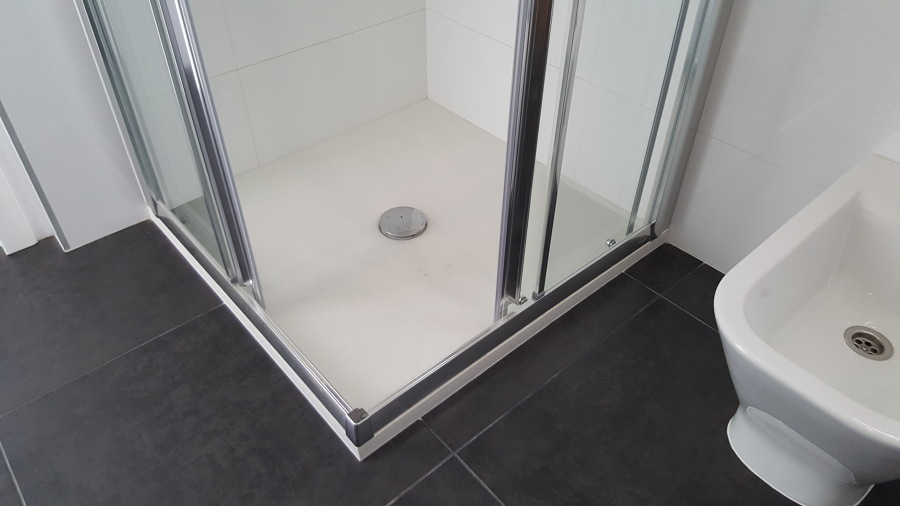 Ducha con mampara de Roca