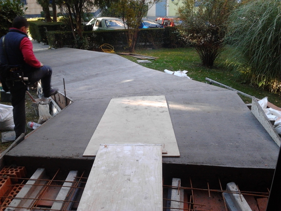 echar hormigón rampa comunidad 