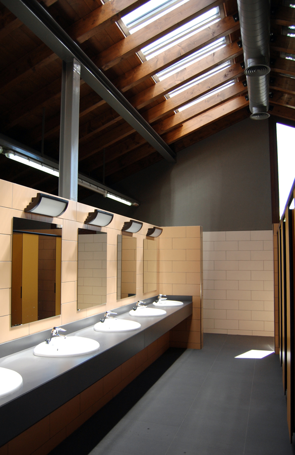 EDIFICI DE SERVEIS CAMPING. CERDANYA. GIRONA