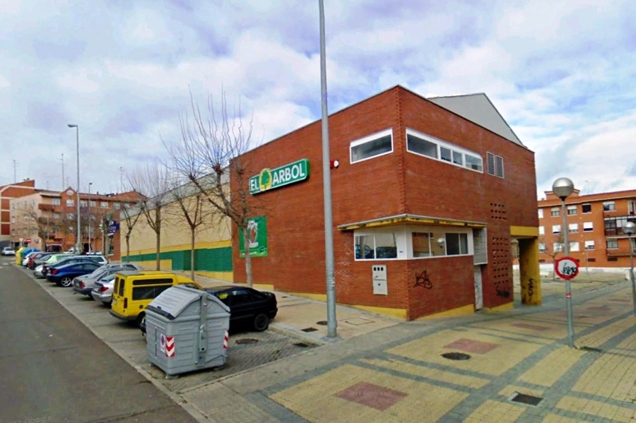 Edificio Comercial para Uso de Supermercado y Garajes.