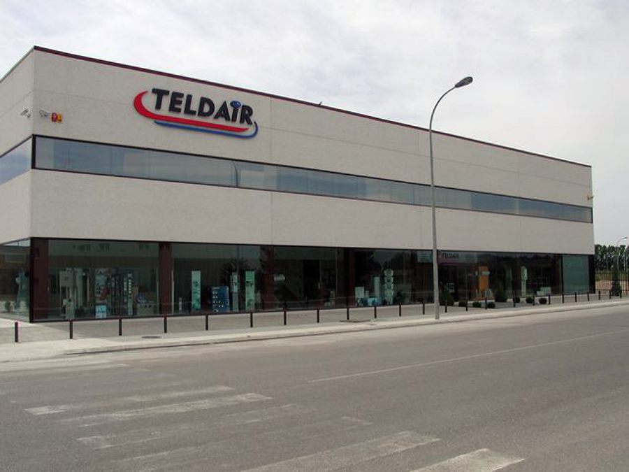 Edificio comercial y oficinas.