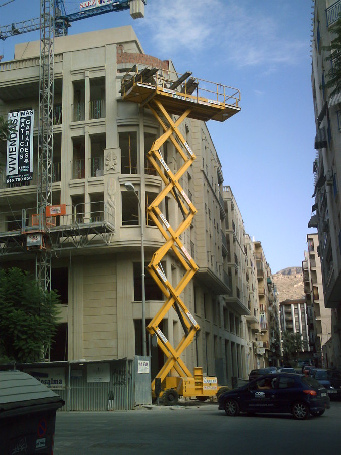 EDIFICIO DE 20 VIVIENDAS