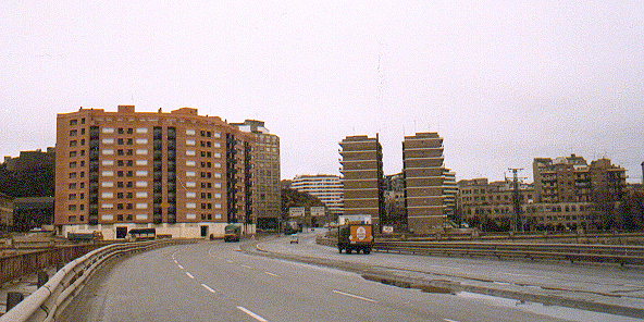 Edificio de protección oficial.  