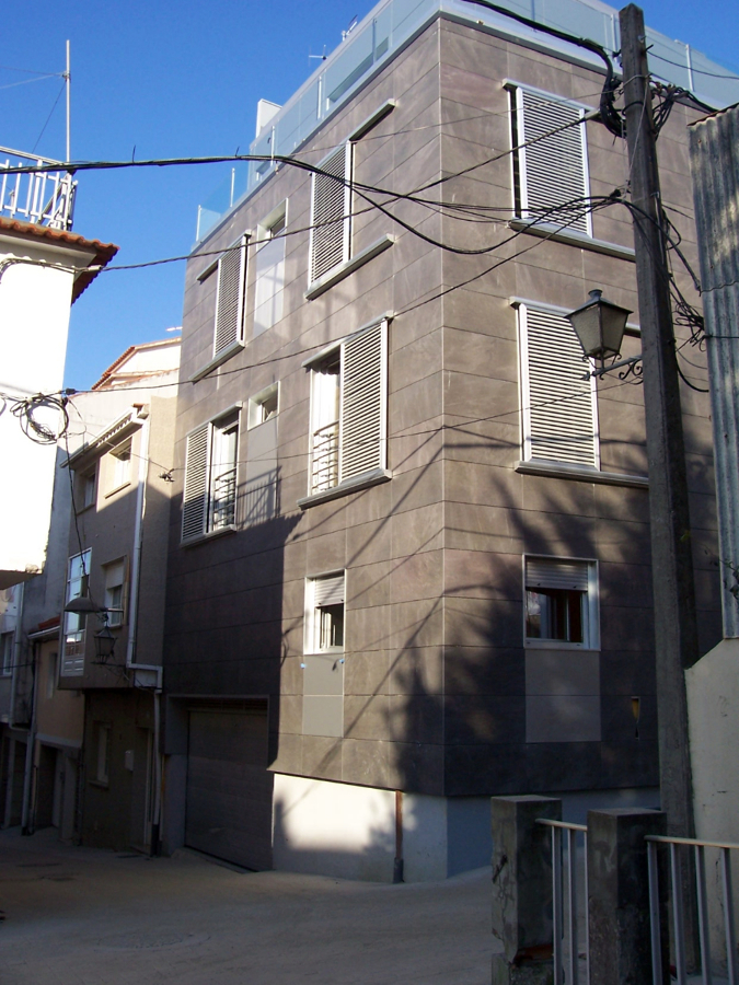 Edificio de viviendas en Portonovo_04
