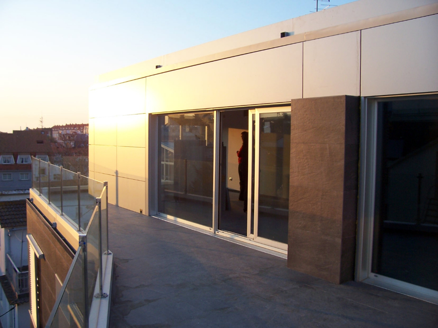 Edificio de viviendas en Portonovo_09