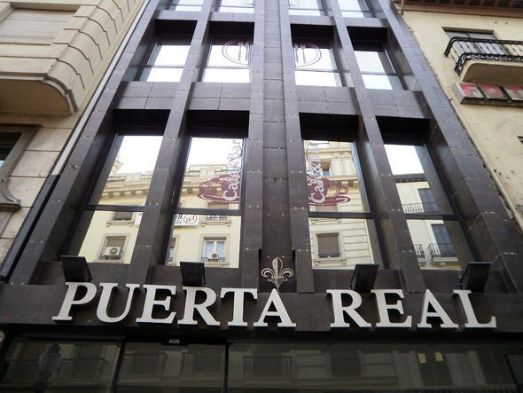 EDIFICIO DESTINADO A CAFE-BAR